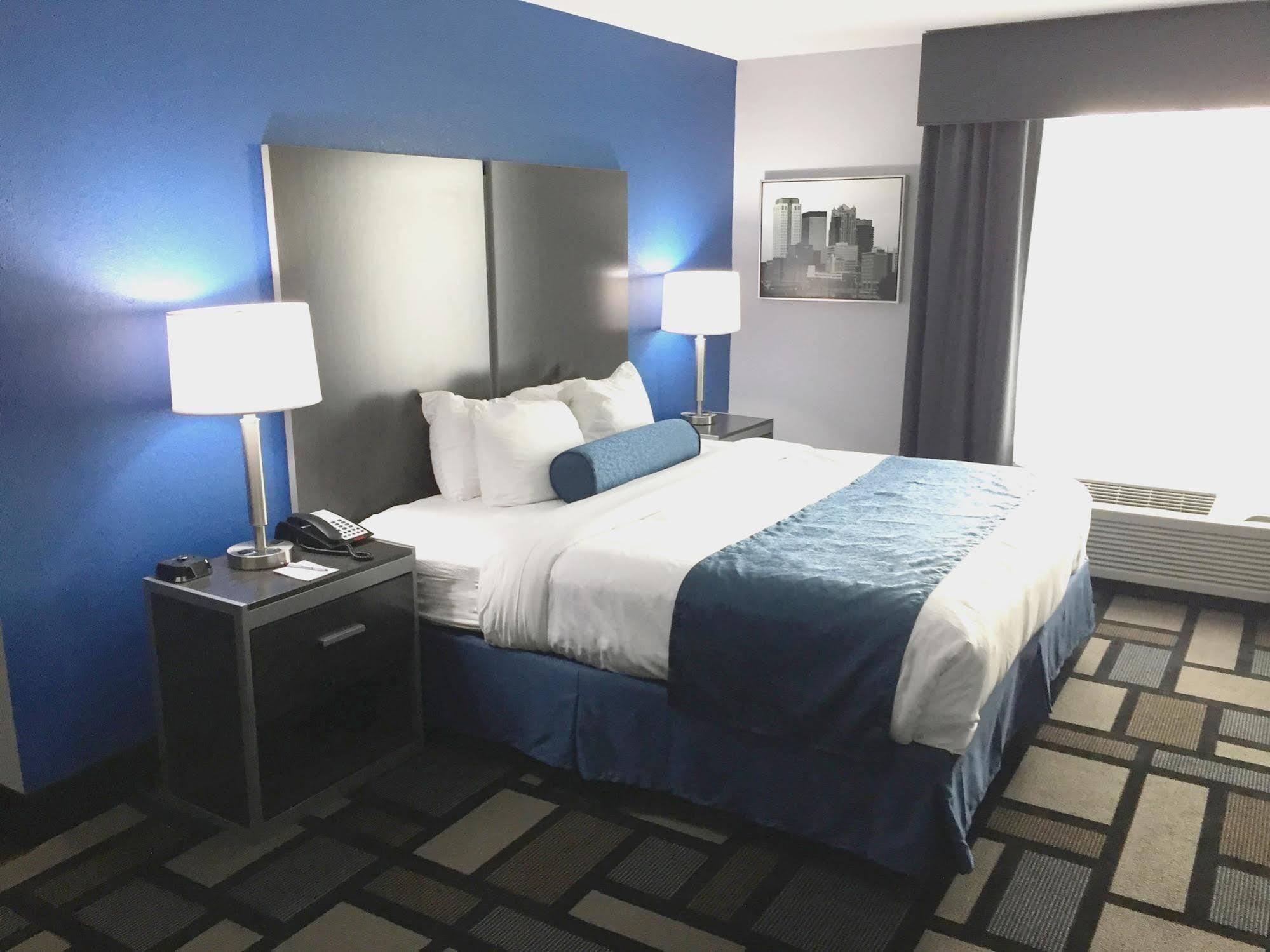 Best Western Plus Birmingham Inn & Suites Exterior photo