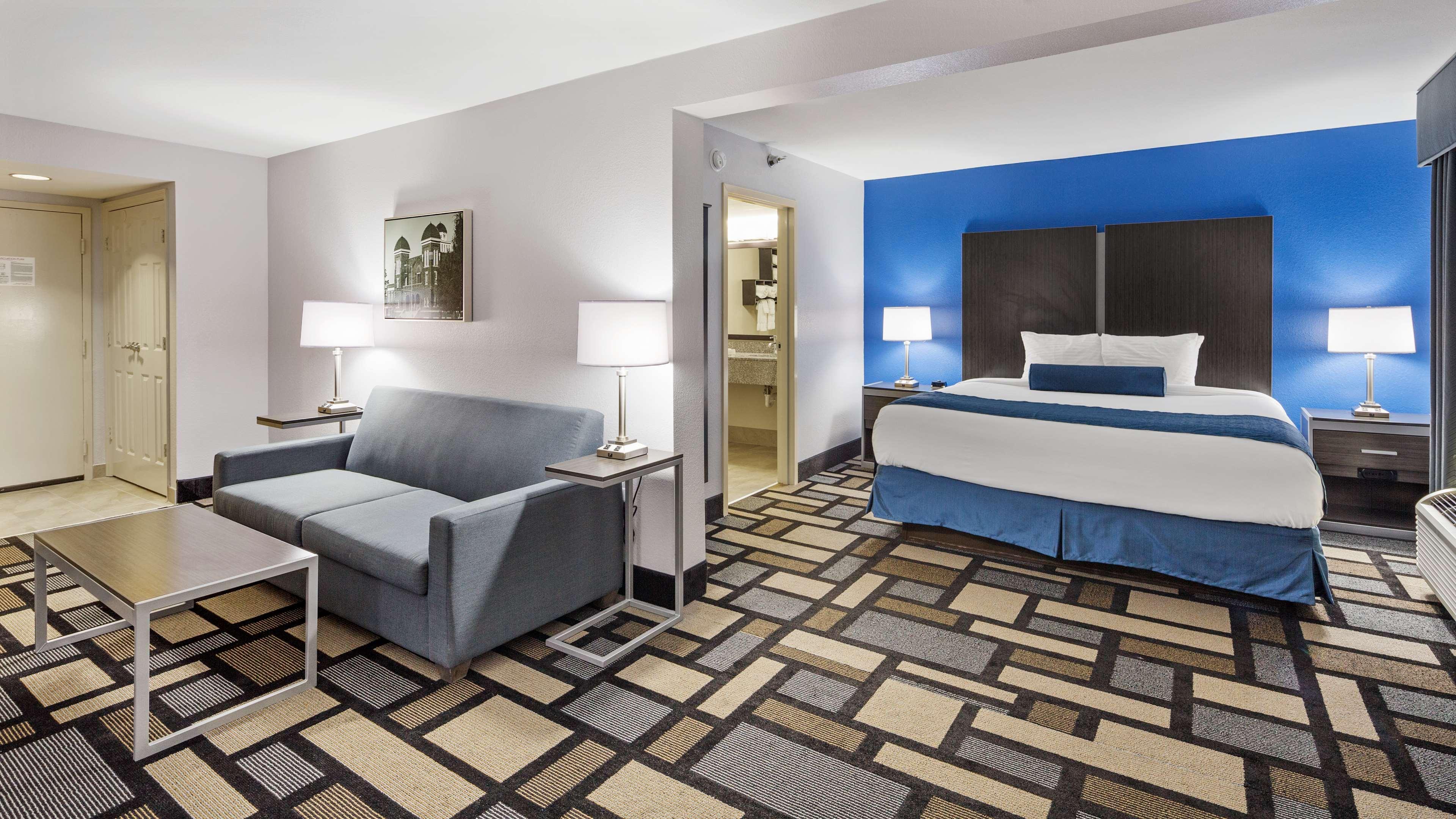 Best Western Plus Birmingham Inn & Suites Exterior photo