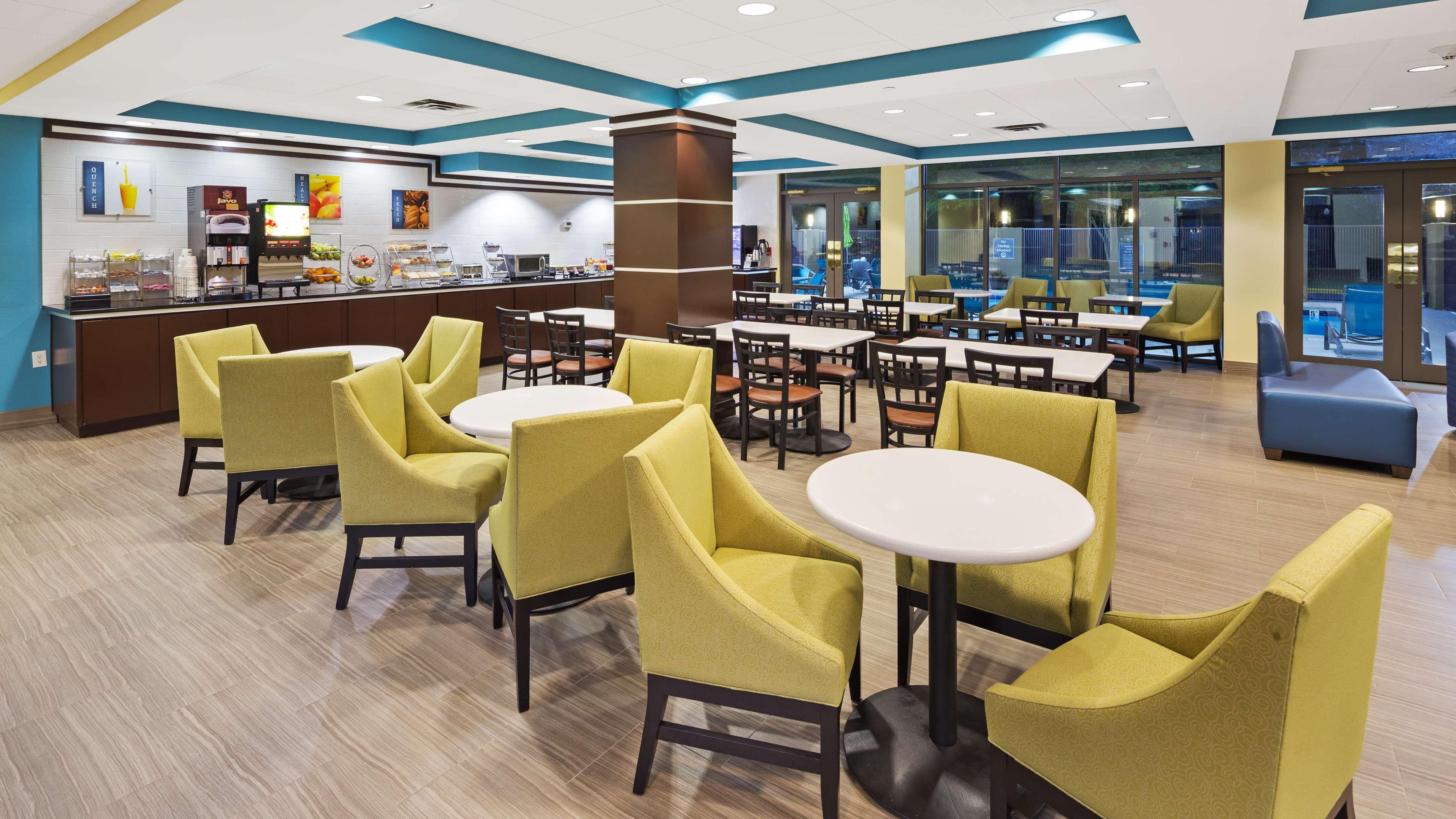 Best Western Plus Birmingham Inn & Suites Exterior photo