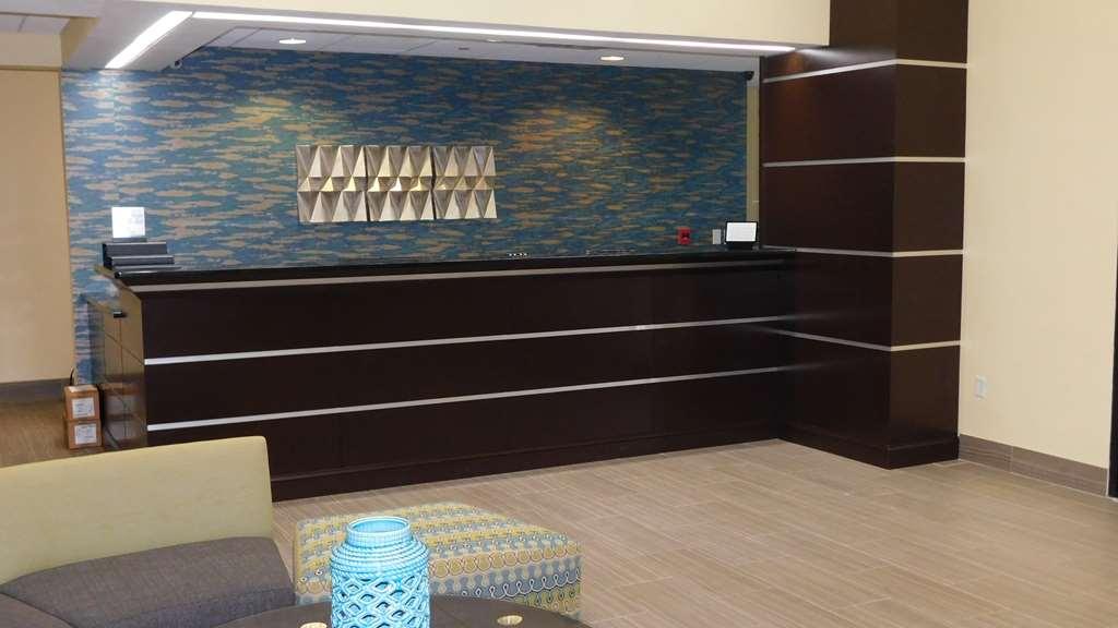 Best Western Plus Birmingham Inn & Suites Interior photo