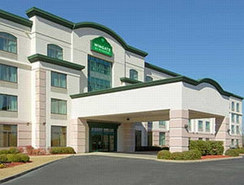 Best Western Plus Birmingham Inn & Suites Exterior photo