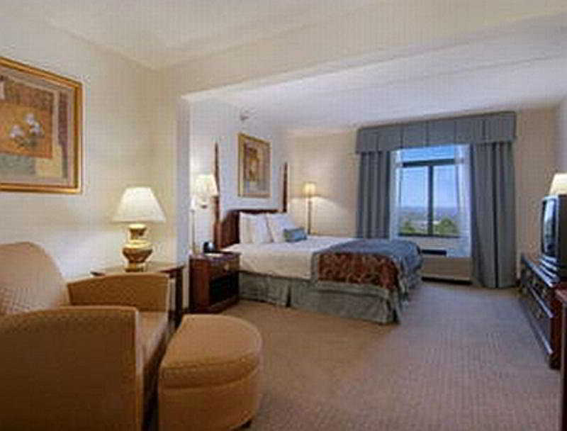 Best Western Plus Birmingham Inn & Suites Exterior photo